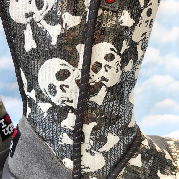 I Heart Ugg Skull Sequin Boots size 7. - Picture 12 of 15
